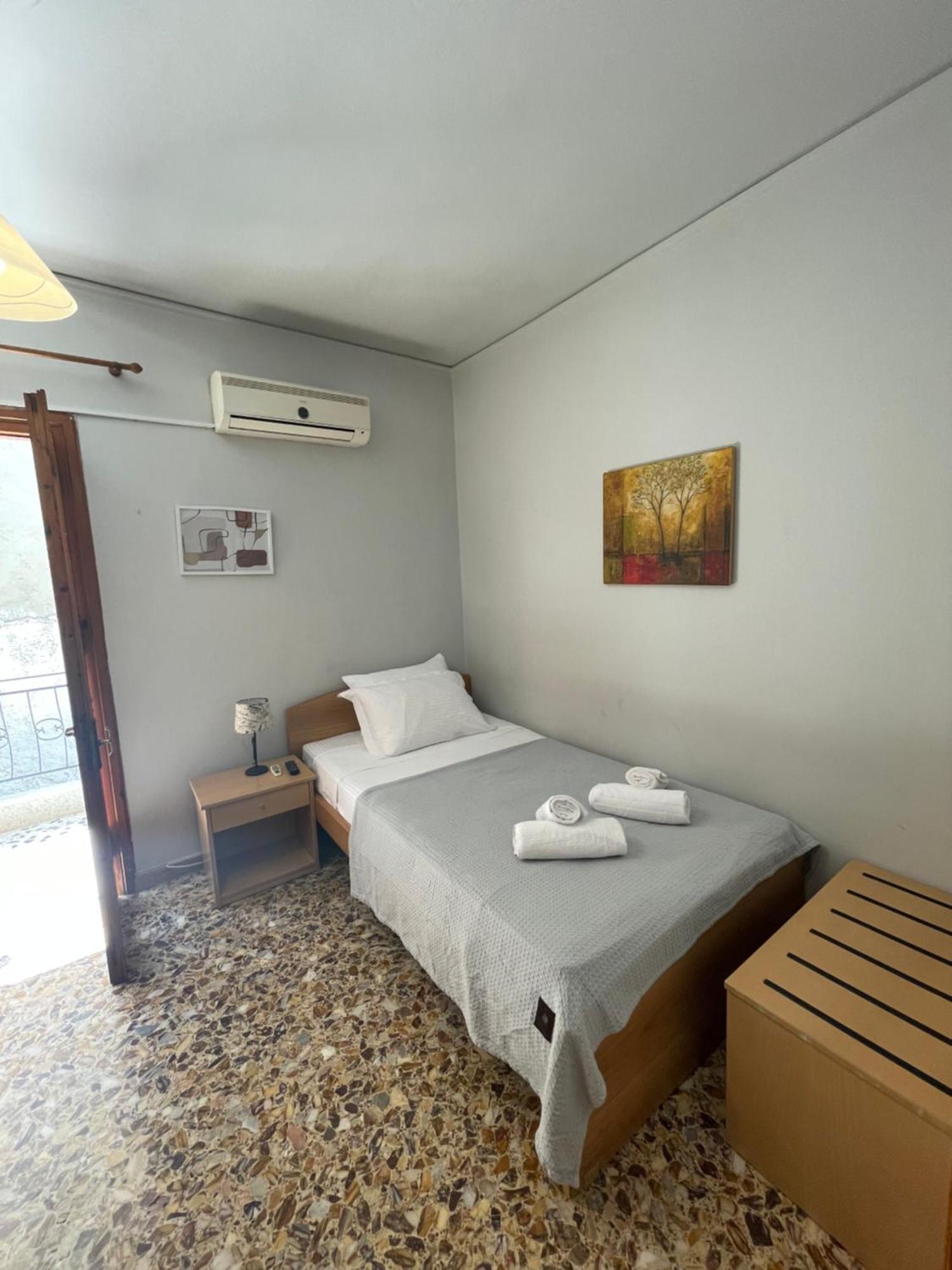 The Beehive 2 Apartment Mytilene Exterior photo