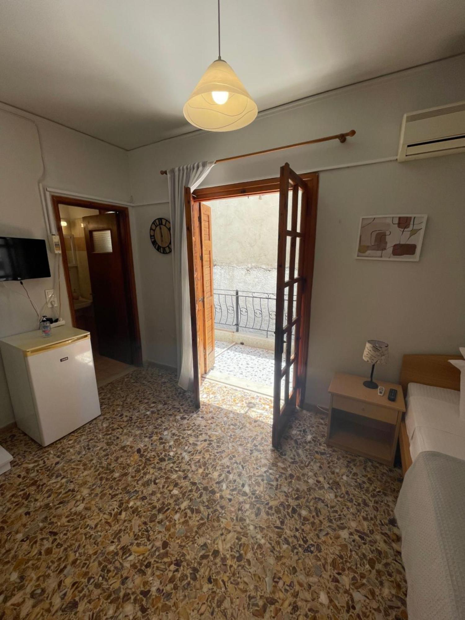 The Beehive 2 Apartment Mytilene Exterior photo