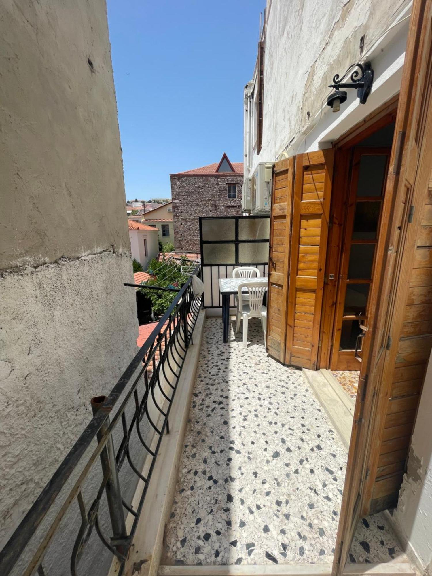 The Beehive 2 Apartment Mytilene Exterior photo
